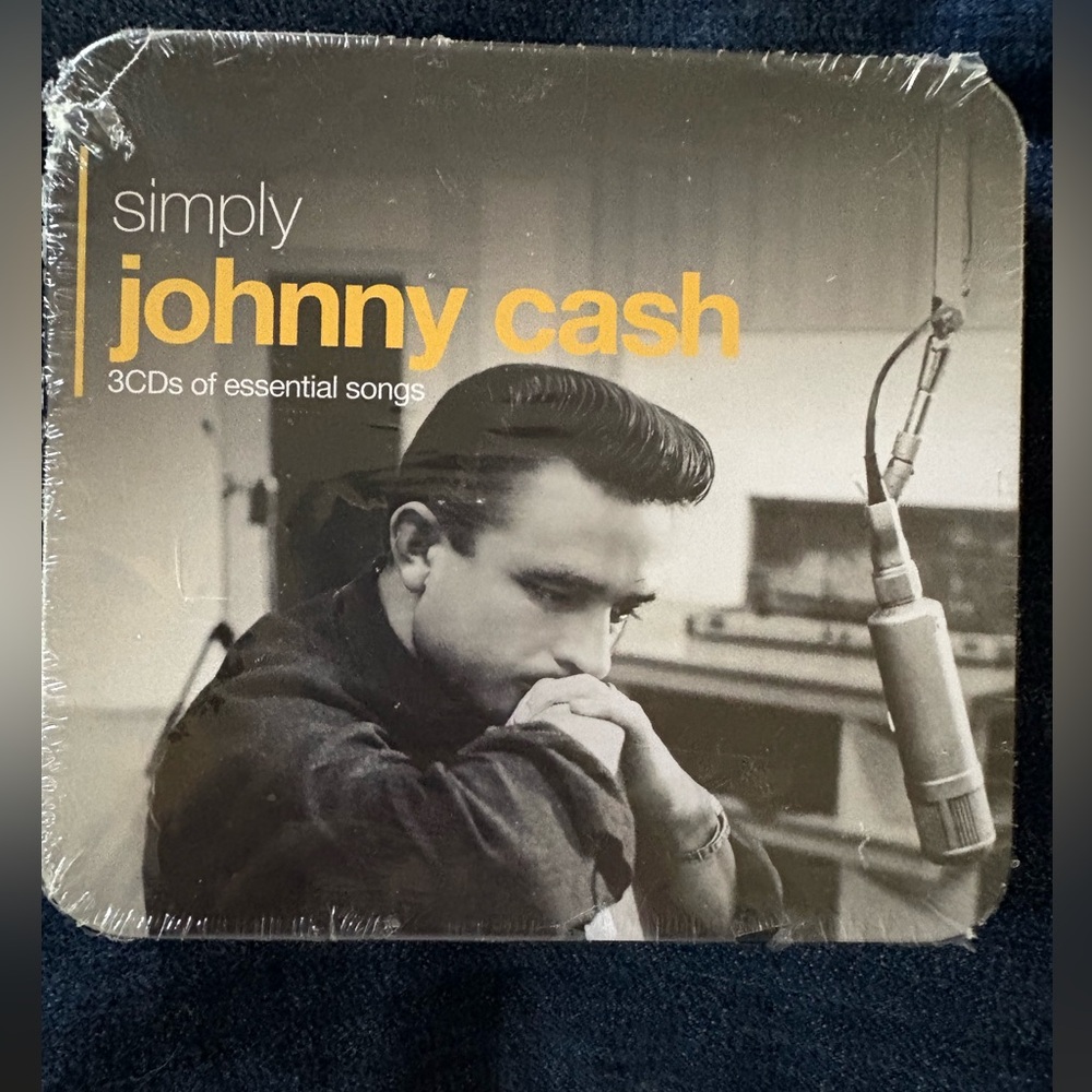 NEW 3CDs of essential Johnny Cash songs